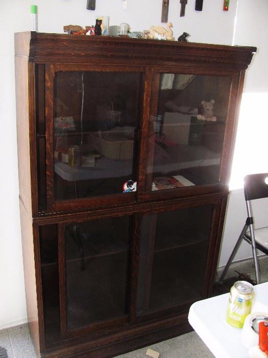 Charming Vintage filled Estate Sale in Royal Oak starts on 4/27/2017