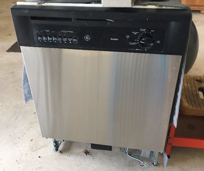 GE Under Counter Dishwasher