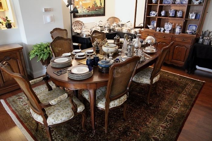 Kindel French Provincial dining room table + six chairs (leaves also)