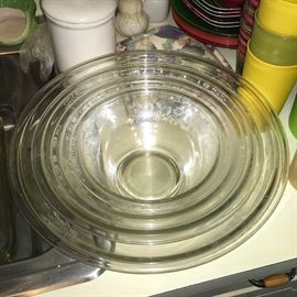 PYREX CLEAR DAISIES COLONIAL MIST NESTING BOWLS