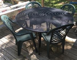 JUST IN TIME FOR SUMMER PATIO TABLE & CHAIRS