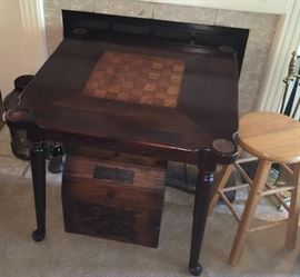 EXTRA NICE VINTAGE GAMING TABLE