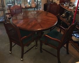 EXCELLENT DINING TABLE AND CHAIRS