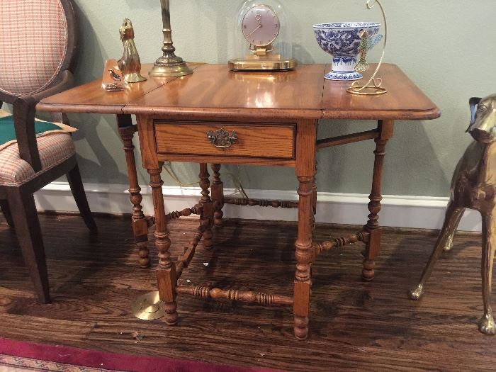 Antique oak gate leg table with drawer