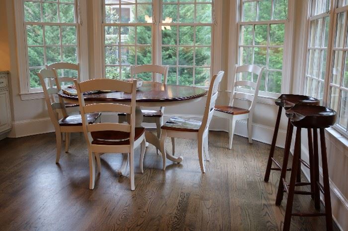 Nichols and Stone Kitchen Table with 6 Ladder Back Chairs