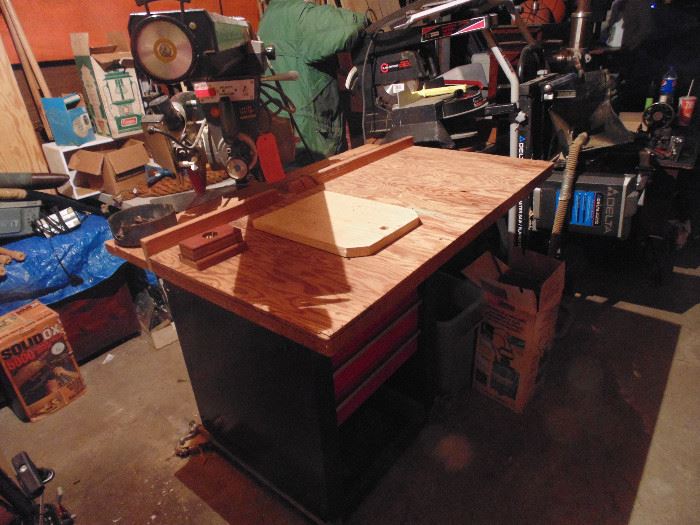 Radial arm saw and tool chest