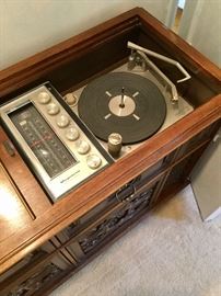 Vintage stereo cabinet with vinyls