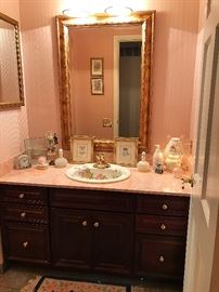 Bathroom & Vanity Accessories