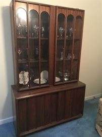 BEAUTIFUL MID CENTURY CHINA CABINENT!!!!