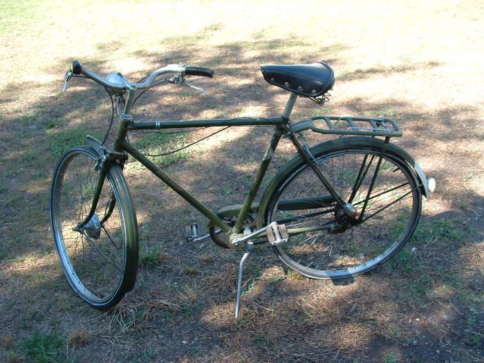vintage Raleigh Superbe bicycle