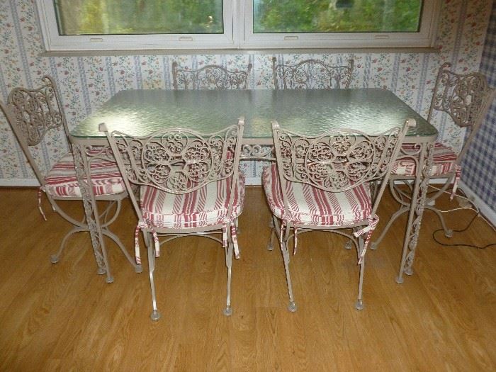 WOODARD TABLE W/6 CHAIRS..Awesome!!