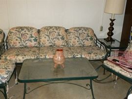 Wonderful outdoor furniture set..6 pieces..see other photos