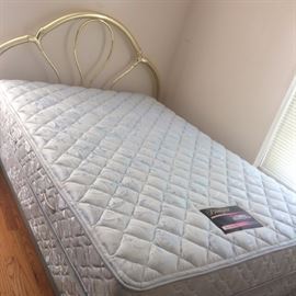 full size mattress queen sized head boardwith frame
