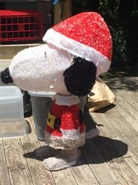 SNOOPY ITEMS INCLUDING THS OUTDOOR CHRISTMAS LIGHT UP FIGURE