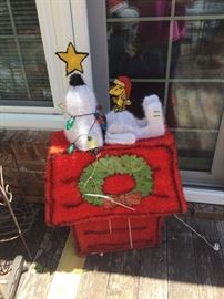 ANOTHER SNOOPY LIGHT UP FIGURE