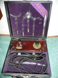 VINTAGE MEDICAL LIGHT KIT