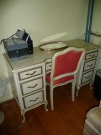 DESK W/CHAIR