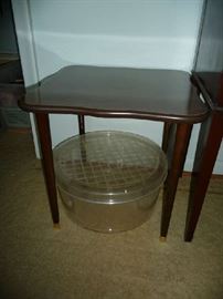 SMALL SIDE TABLE