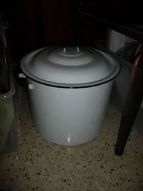 BIG POT