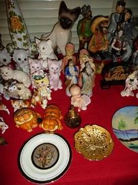 CAT FIGURINES, FIGURINES