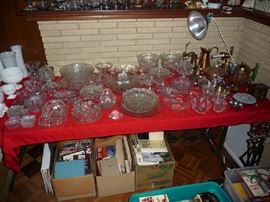 CLEAR GLASSWARE, METALS, WOOD DECOR