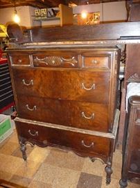 VINTAGE DRESSER