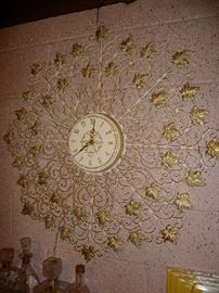 VINTAGE WALL CLOCK
