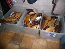 TENNIS RACKETS, SHOE STRETCHERS