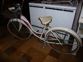VINTAGE SCHWINN BIKE