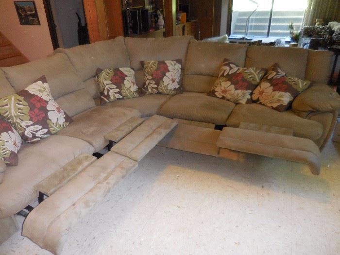 Lane Furniture Micro Fiber Sectional 4 Recliners. Taupe