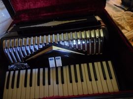 Vintage Lindo Accordion Product of Imperial /Velvet Case