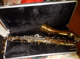 Vintage Saxophone with Velvet Lined Case. Bundy Selmar Model #474281