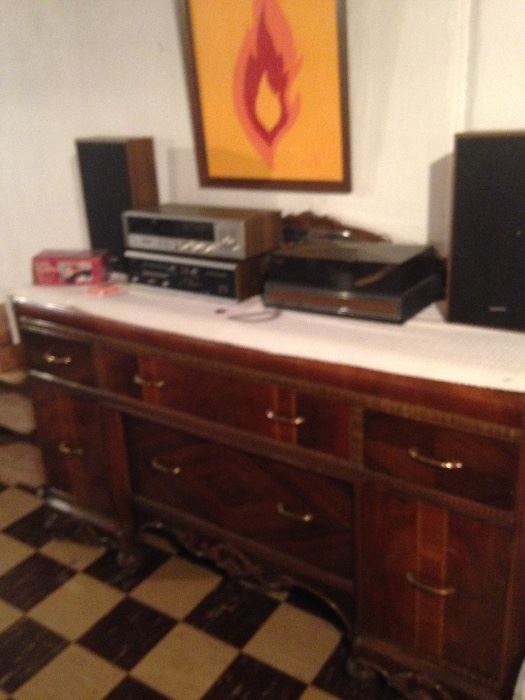 Buffet has mirrored inserts behind the vintage stereo! Matches the large table too!