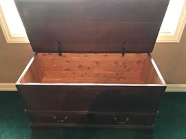 Thomasville cedar-lined Cherry blanket chest w/ drawers