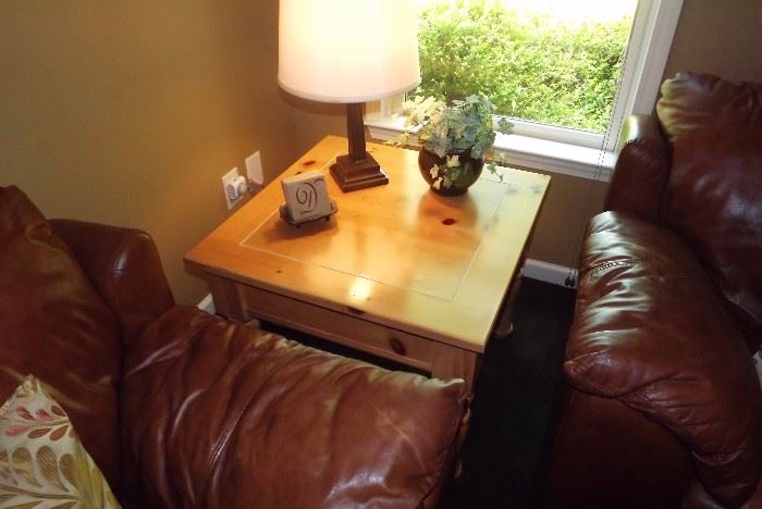 Pine end table, lamp