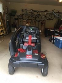 Toro TimeCutter SW 4200 lawn mower with bag attachment