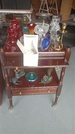 Assorted smalls including vintage ornament of cat face, cat and mouse decor. 