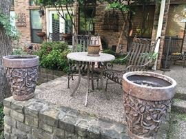 patiofchairs table