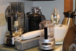 Small kitchen appliances; Cuisinart Food Processor and small chopper, electric knife and mixer 