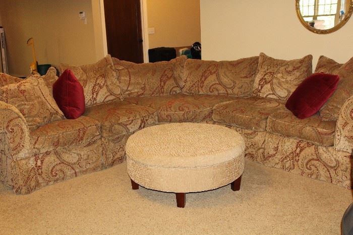 Gorgeous Bernhardt very comfortable sectional! 