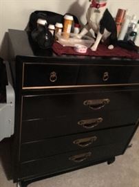 Mid-Century American of Martinsville Draper design chest.