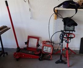 Floor jack and work lights.
