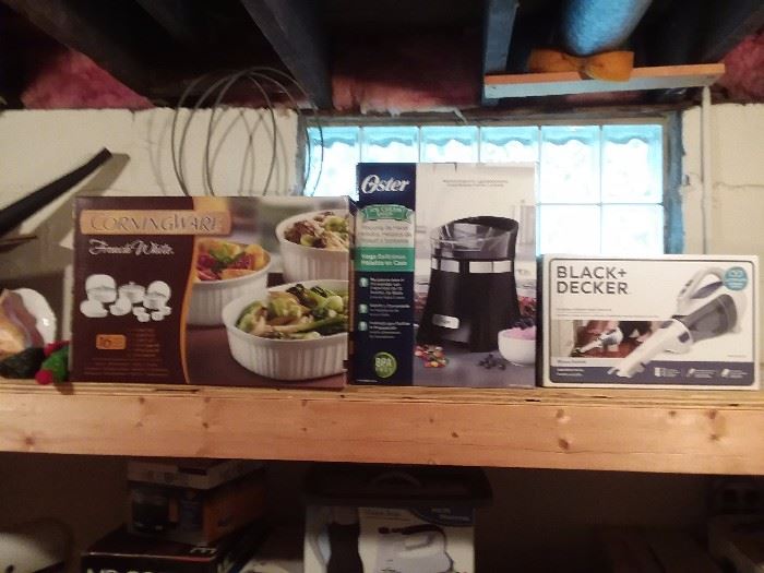 Small Kitchen Appliances New in the box. 