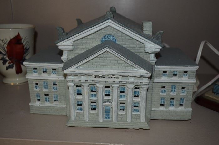 Lincoln County Courthouse Lighted - Howe House Collectibles