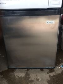 Magic Chef Cube Refrigerator