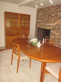 Danish Modern, Dyrlund Teak Dining Room Table, 4 matching Moller #85 Dining Room Chairs, Teak China cabinet 