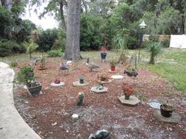 lots of yard decor & more