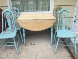 Vintage drop-leaf table and 4 chairs
