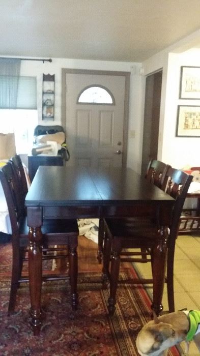 World Market table and chairs in amazing shape. Not a scratch on anything.