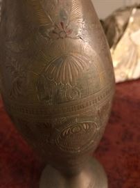 Vase bronze  detail